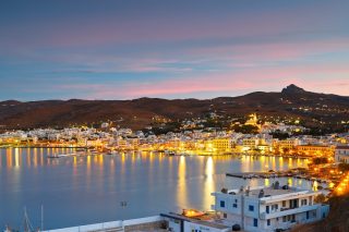 Τιμής ένεκεν φιλίας ενθύμιον