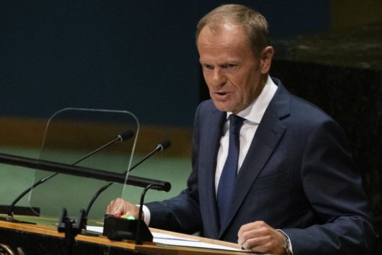 «Καρφιά» Τουσκ κατά Τραμπ από το βήμα του ΟΗΕ