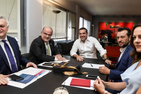 «Να συνεχιστεί η θετική πορεία της οικονομίας»