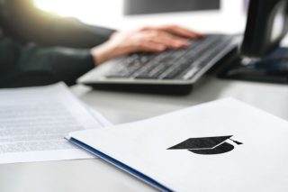 Διεθνές απολυτήριο ή σταδιακή ελεύθερη πρόσβαση;