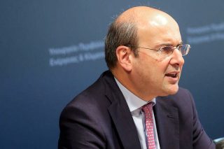 Χαμηλά ο πήχης, μπαίνουν και άλλοι ιδιώτες