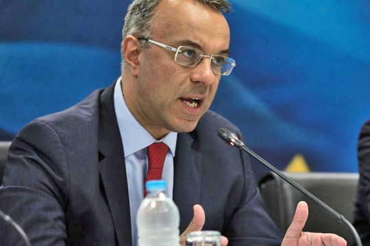 Ξεκίνησαν τα… καβγαδάκια με τους θεσμούς