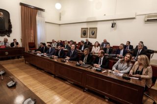 Σύγκρουση για τους μάρτυρες