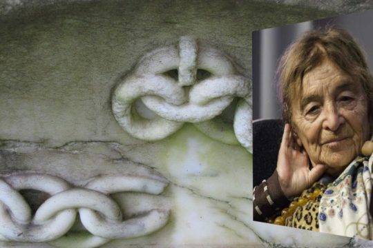 Ελεύθεροι αλλά αλυσοδεμένοι