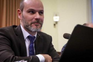 Καμπανάκι από το Γραφείο Προϋπολογισμού για αφορολόγητο