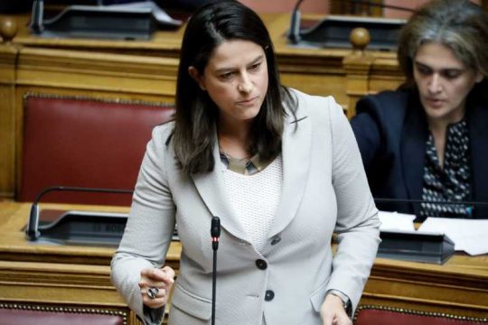 Σημαιοφόροι με διαίρεση που διαιρεί μαθητές