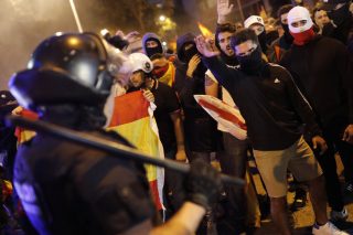 Η Καταλονία τεντώνει το σχοινί