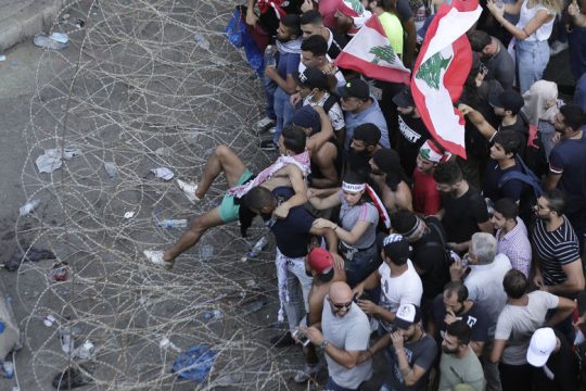 Λίβανος: Tέταρτη μέρα «φορολογικής επανάστασης»