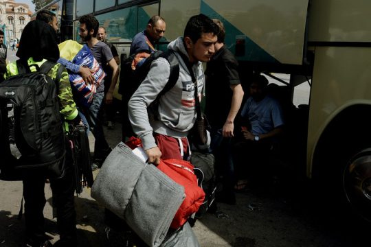 Η κυβέρνηση συγκάλυψε τον ρατσιστικό εσμό των Βρασνών!