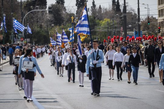Κολλημένη με τους άριστους σημαιοφόρους η Κεραμέως