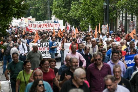 Στους δρόμους βγαίνουν και πάλι οι εργαζόμενοι