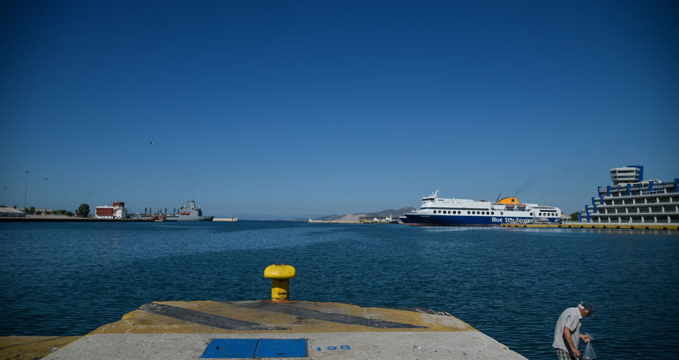 Φρένο στην ακτοπλοΐα από Πειραιά, Ραφήνα και Λαύριο