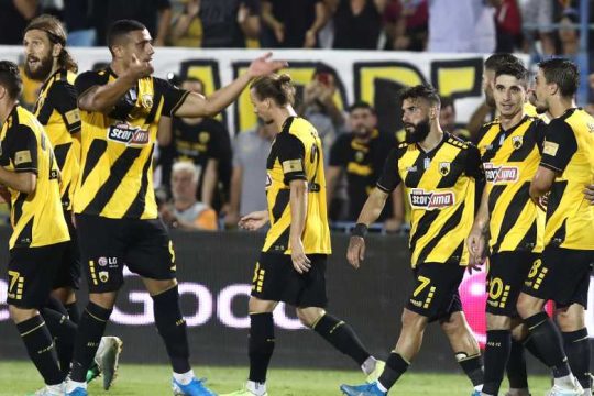 Στην ΑΕΚ «μαδάνε τη μαργαρίτα»