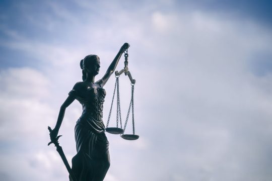 Αυστηρή επίπληξη από την Ένωση Εισαγγελέων για τις δηλώσεις Στουρνάρα