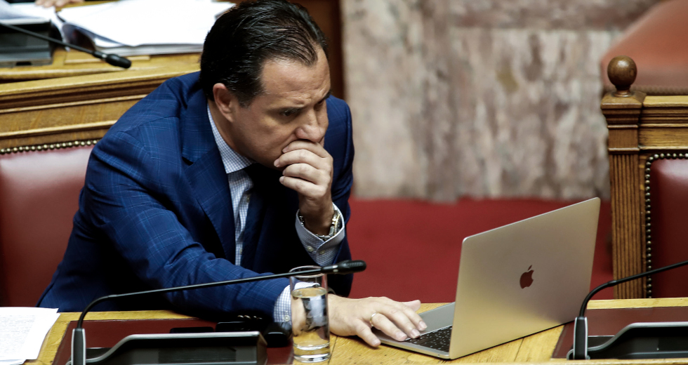 Στην επίθεση ο ΣΥΡΙΖΑ μετά τις δηλώσεις Άδωνι για τη Novartis