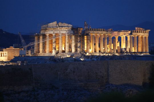 Νέος φωτισμός και ανελκυστήρας στην Ακρόπολη
