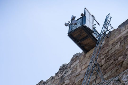 1,5 εκατ. ευρώ για ανελκυστήρα πλαγιάς και φωτισμό