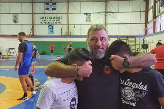 Από τις δομές προσφύγων σε γήπεδα και παλαίστρες