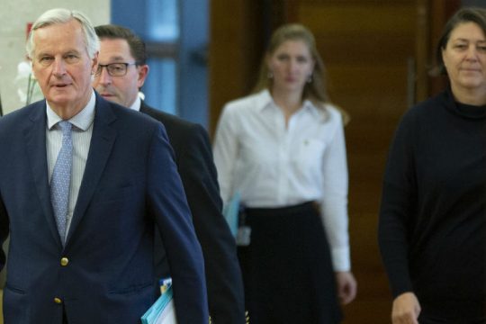 «Πολύ δύσκολη, αλλά δυνατή» η συμφωνία για Brexit λέει ο Μπαρνιέ