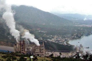 Οι Βολιώτες αντιδρούν στον «χημικό πόλεμο» που υφίστανται