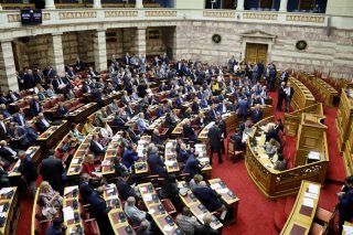 «Κανονικότητα» με πολυνομοσχέδιο-εξπρές 800 σελίδων