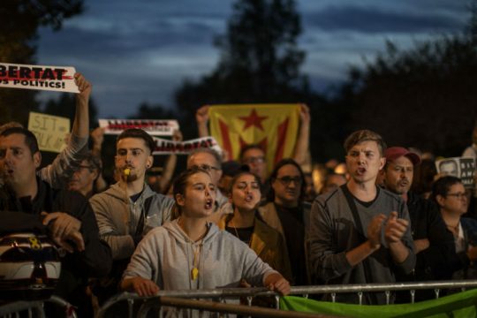 Φοιτητική κατασκήνωση διαμαρτυρίας στο κέντρο της Βαρκελώνης
