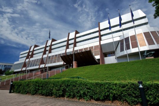 Έκκληση Συμβουλίου της Ευρώπης για «πιο ανθρωπιστική πολιτική» στο προσφυγικό