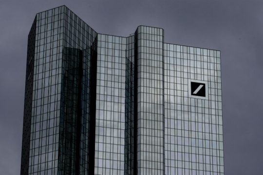 ΕΚΤ: Προς τα κάτω ανάπτυξη και πληθωρισμός, πάνω η ανεργία