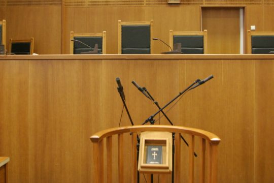 Αντιδρούν οι εισαγγελείς στην κατ’ έγκληση δίωξη της κακουργηματικής απιστίας
