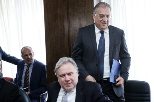 «Σκόνταψε» στον χρόνο απουσίας το θέμα της ψήφου των αποδήμων