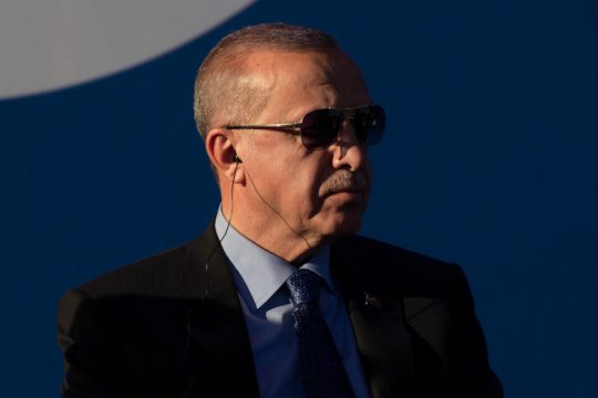 Ευθείες απειλές Ερντογάν μετά την εισβολή στη Συρία