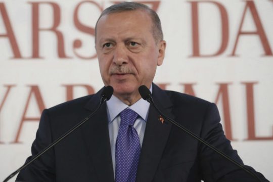 «Στο πλευρό των τρομοκρατών» η Δύση για τον Ερντογάν