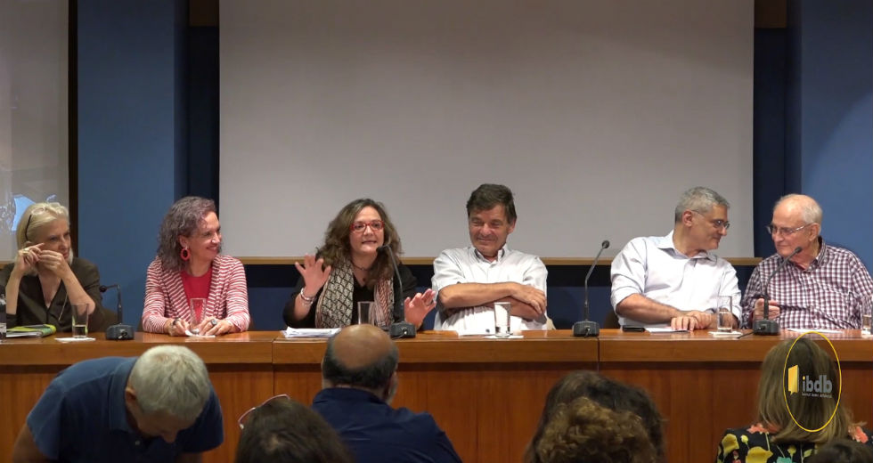 Αναμοχλεύοντας το… ανεπιθύμητο παρελθόν