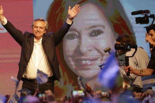 Ηττήθηκε ο Μάκρι, επιστρέφει ως αντιπρόεδρος η Κίρσνερ