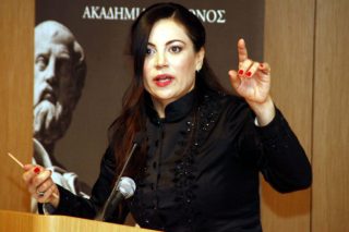 Με απόσπαση στη Βουλή η Βίκυ Φλέσσα