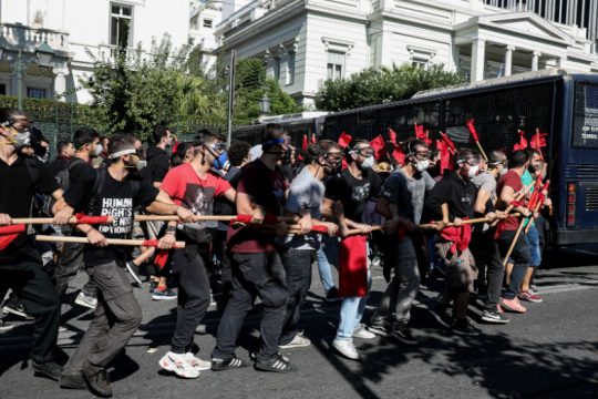 Στους φοιτητές τα «ρίχνει» η ΓΑΔΑ για τα επεισόδια με τραυματία