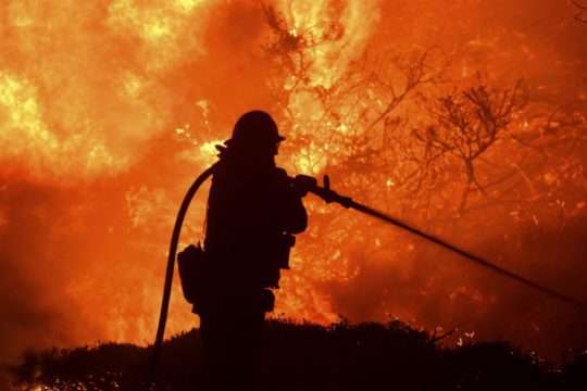 Φωτιά στο Λος Αντζελες- Εντολή εκκένωσης σε 100.000 ανθρώπους