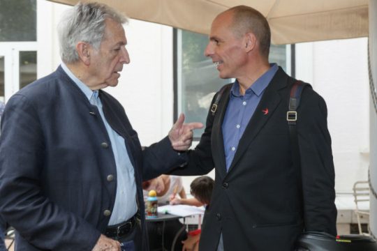 Το σενάριο ενός πολιτικού και το βιβλίο ενός σκηνοθέτη