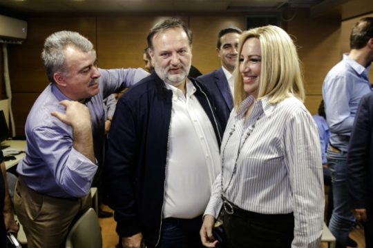 «Βγήκαν μαχαίρια» στο ΠΑΣΟΚ ενόψει συνεδρίου