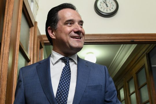 «Four Seasons» η Αμυγδαλέζα για τον Άδωνη, «λούφα» η απεργία