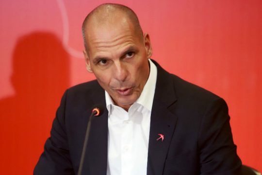 Δεν πάει σε συνέδριο της τουρκικής κρατικής τηλεόρασης ο Βαρουφάκης
