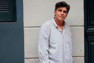 Γιάννης Μπέζος: «Είμαστε αυτό που επιλέγουμε να δούμε»