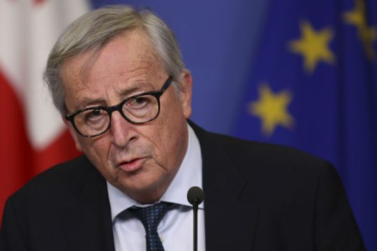 Διπλωματικός πυρετός για Brexit, ενώ ο χρόνος εκπνέει