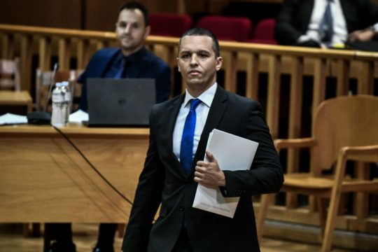 «Αυθόρμητη συγκέντρωση» για τον Κασιδιάρη το πογκρόμ του ’11
