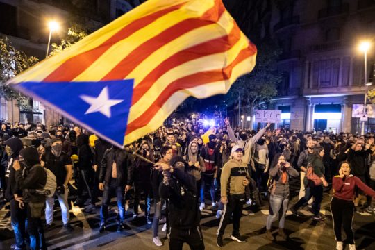 Αλλαγή στρατηγικής: Το καταλανικό ζήτημα βρίσκεται σε κρίσιμη καμπή