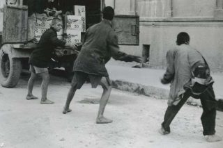 Τα παιδιά ως θύματα και ήρωες