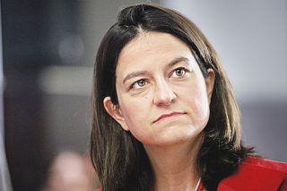 Κακή παράσταση Κεραμέως με επιθέσεις κατά Φίλη και Τζούφη