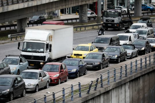 Μποτιλιάρισμα λόγω τροχαίου στην εθνική Αθηνών – Λαμίας