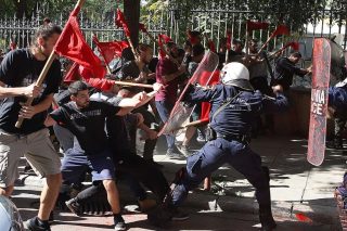 Δακρυγόνα μέχρι λιποθυμίας στη Θεσσαλονίκη