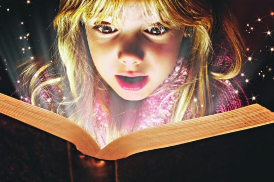 Ενα κορίτσι μετράει τ’ άστρα